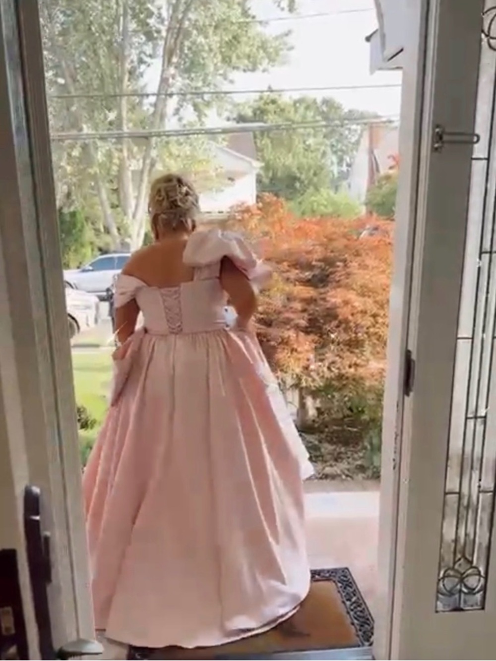 One-Shoulder Pink Satin Evening Gown with Side Bow Detail - Picture 3 of 3